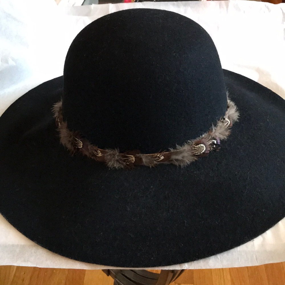 Floppy Hat!